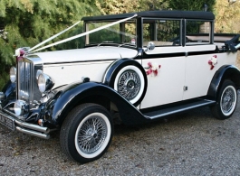1920s vintage style wedding car hire in Southend